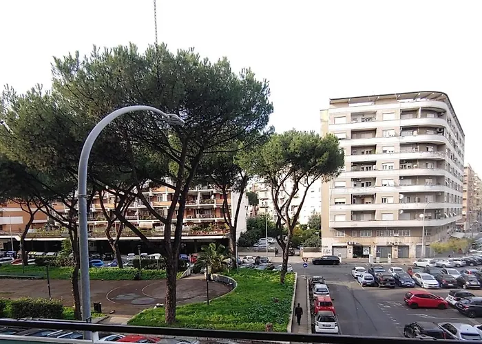Daire "a Casa Dei Nonni" House Near The Metro C